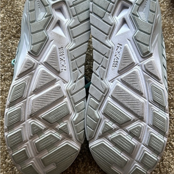 Hoka Arahi 3 Running Shoes - Picture 2 of 6